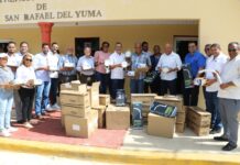 AUTORIDADES DE SAN RAFAEL DE YUMA Y BOCA DE YUMA RECIBEN DONACION DE LAMPARAS PARA EL ALUMBRADO PUBLICO A TRAVES DEL GRUPO PUNTA CANA.