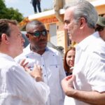 PRESIDENTE LUIS ABINADER Y EL MINISTRO DE INDUSTRIA Y COMERCIO VICTOR -ITO-BISONO PROGRAMA PRIMERO TU HOGAR EN LAROMANA.