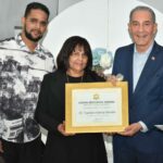 Ministro del MESCyT recibe reconocimientos por sus aportes a la educación dominicana