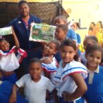 Edén Henríquez (El Edén) Hace entrega de juguetes a cientos de niños del gran Santo Domingo