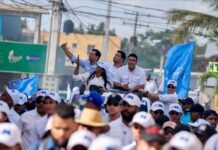 ESTE DOMINGO 4 DE FEBRERO LA COMUNIDAD DE VERÓN RECIBIÓ EN SUS BARRIOS LA COLOSAL CARAVANA DE EL PRM Y SUS CANDIDATOS. APOTEÓSICO!