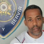 La Policía Nacional informó que se entregó a las autoridades Wilkyn Jonathan Báez de los Santos, alias “El Mocho”